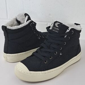 Cariuma Oca Therma fleece lined vegan suede high top sneaker boot sz6.5